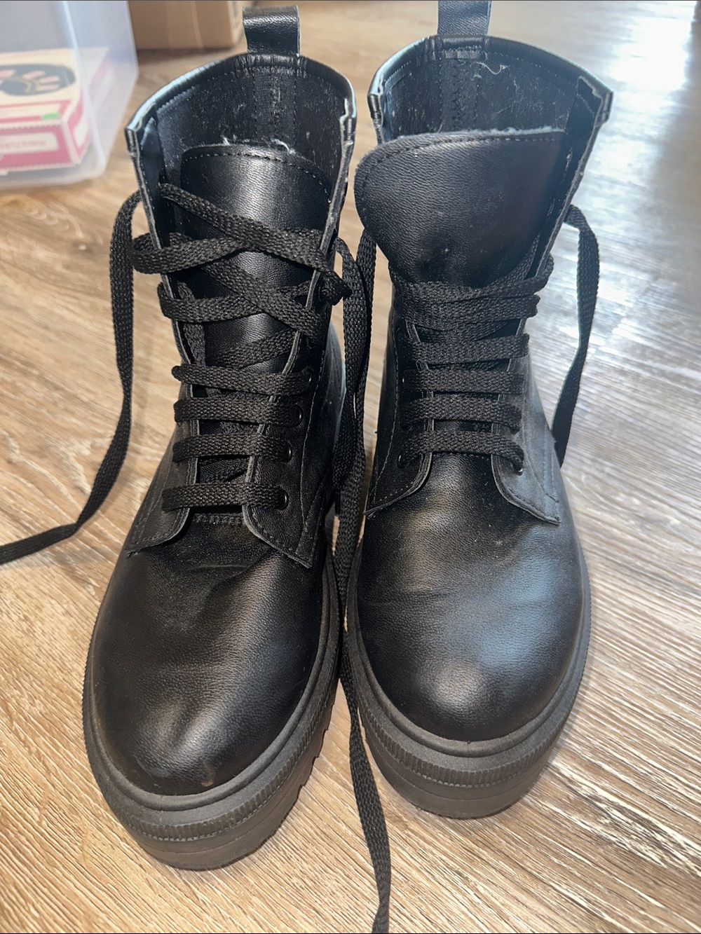 ASOS Women’s Sleek Lace-Up Platform Combat Boot Size 7.5